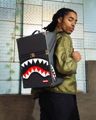 SPRAYGATTI REVV CHATURANGA SHARK 1900 BACKPACK