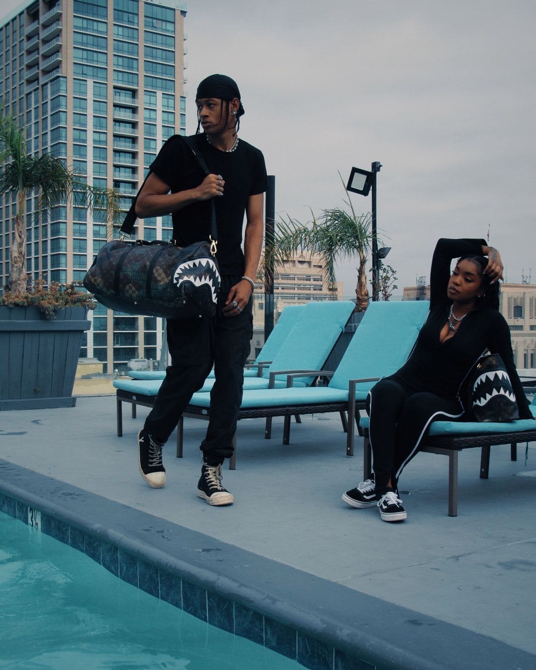 STEALTH MODE TOTE